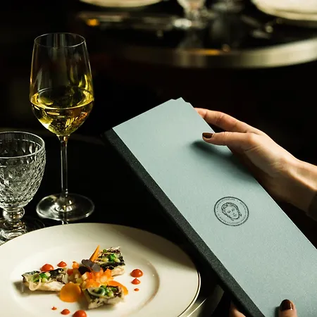 Des Grands Voyageurs باريس