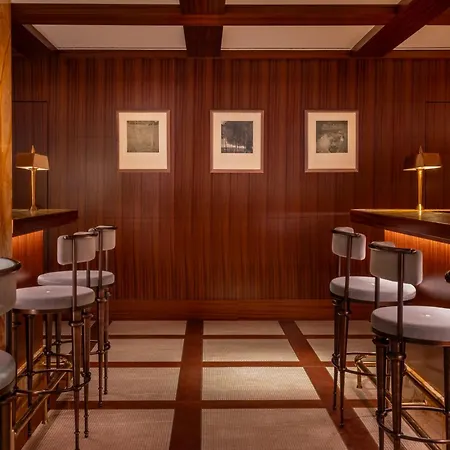 فندق Des Grands Voyageurs باريس