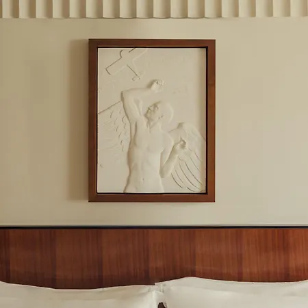 Des Grands Voyageurs باريس