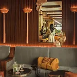 Des Grands Voyageurs Hotel 4*