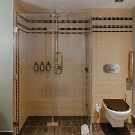 Hotel Des Grands Voyageurs 4*
