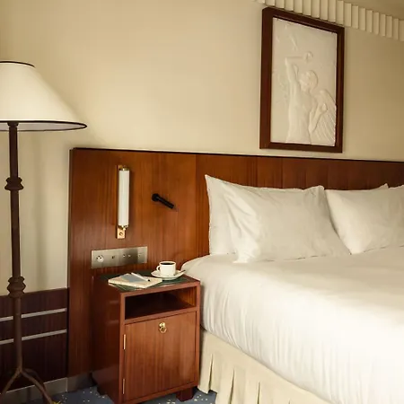 Hotel Des Grands Voyageurs 4*